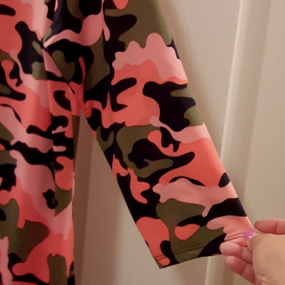 Bright orange camouflage top - Picture 4 of 6